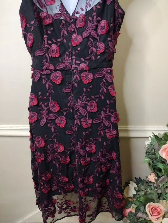 White House Black Market Sleeveless Black Dress With Burgundy Floral Embroidery - Picture 7 of 11